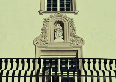 Marienskulptur Balkon Palais Ferrari