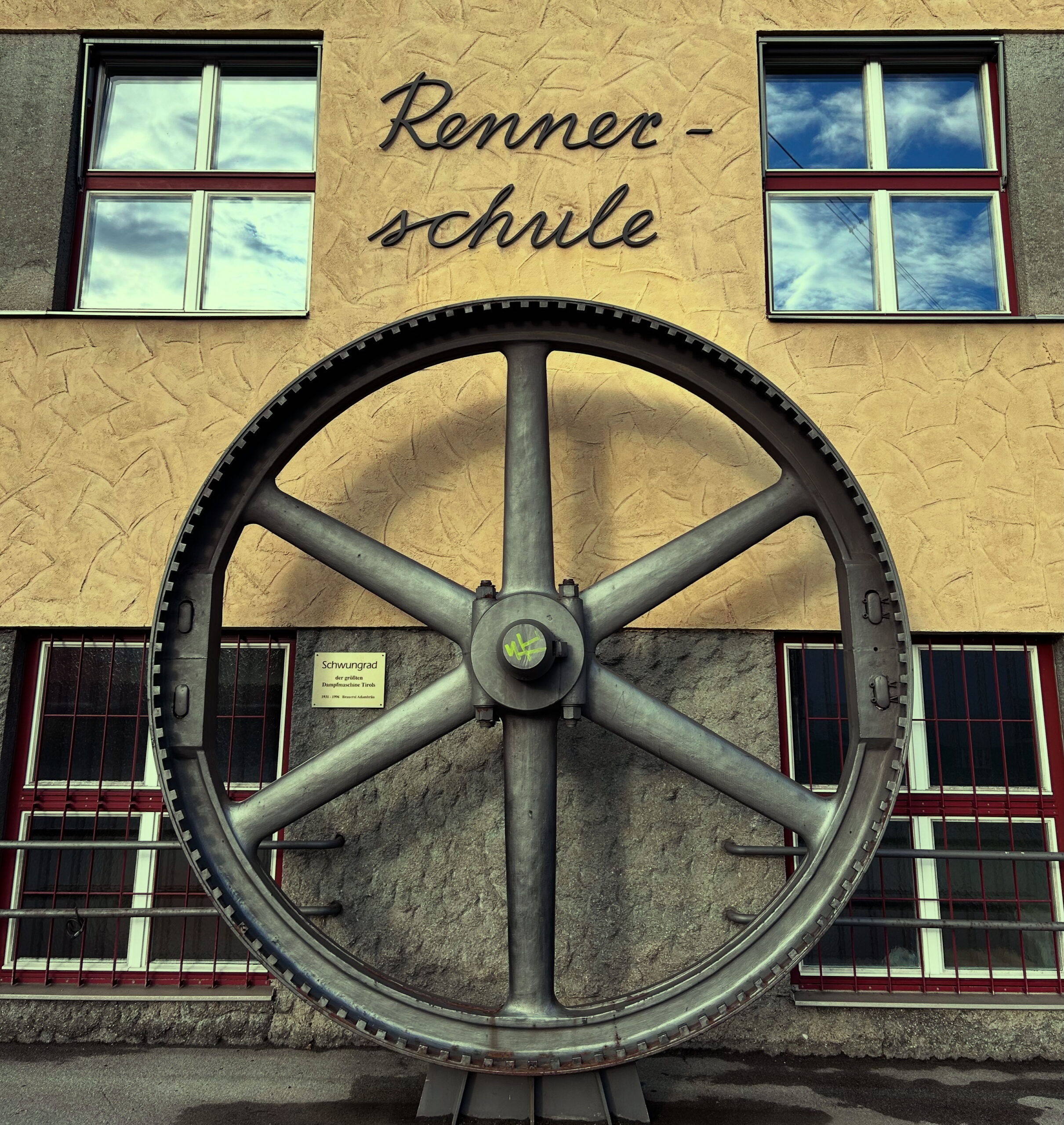 Mühlrad Rennerschule Innsbruck