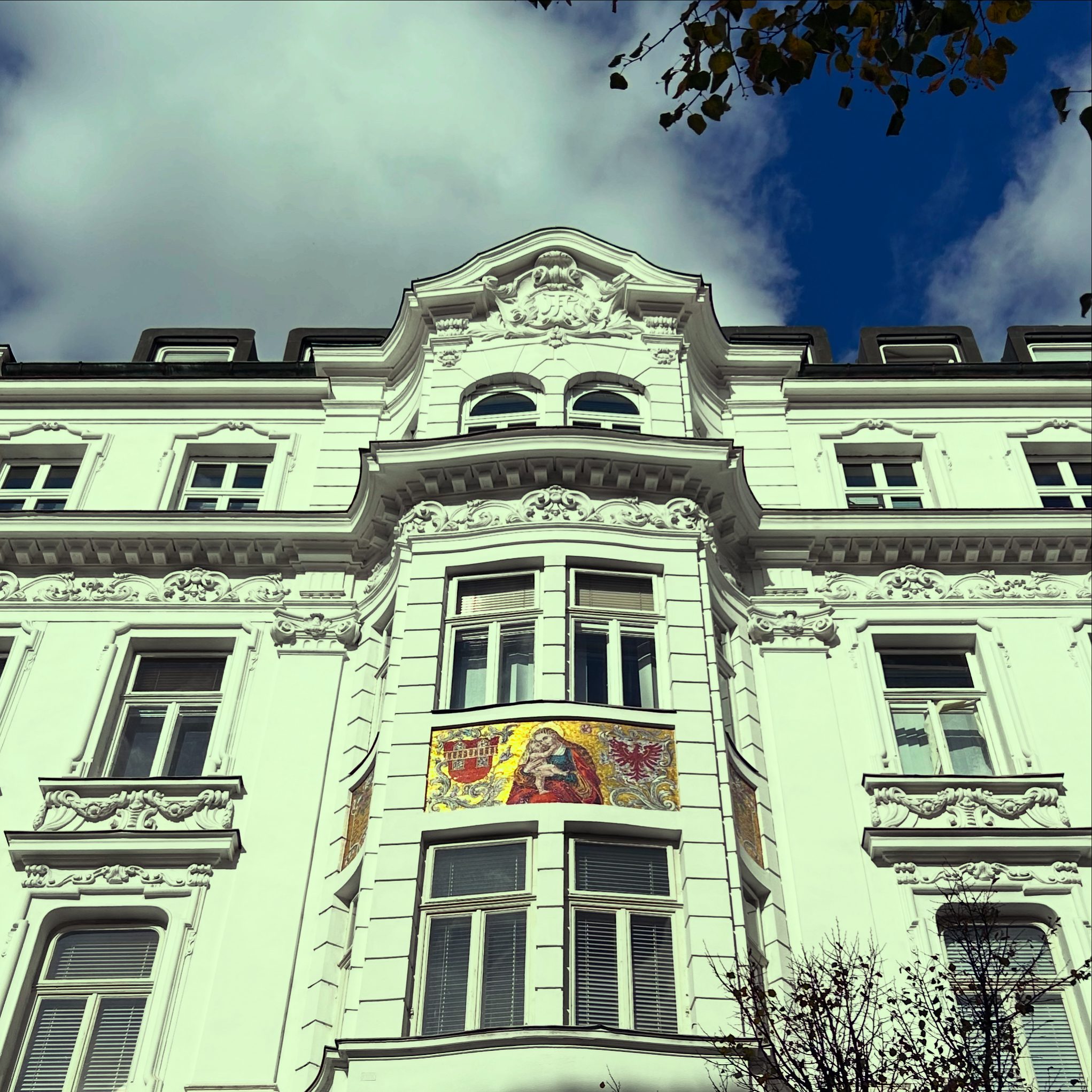 Eckhaus Erlerstraße / Maria-Theresienstraße Eckhaus Erlerstraße / Maria-Theresienstraße