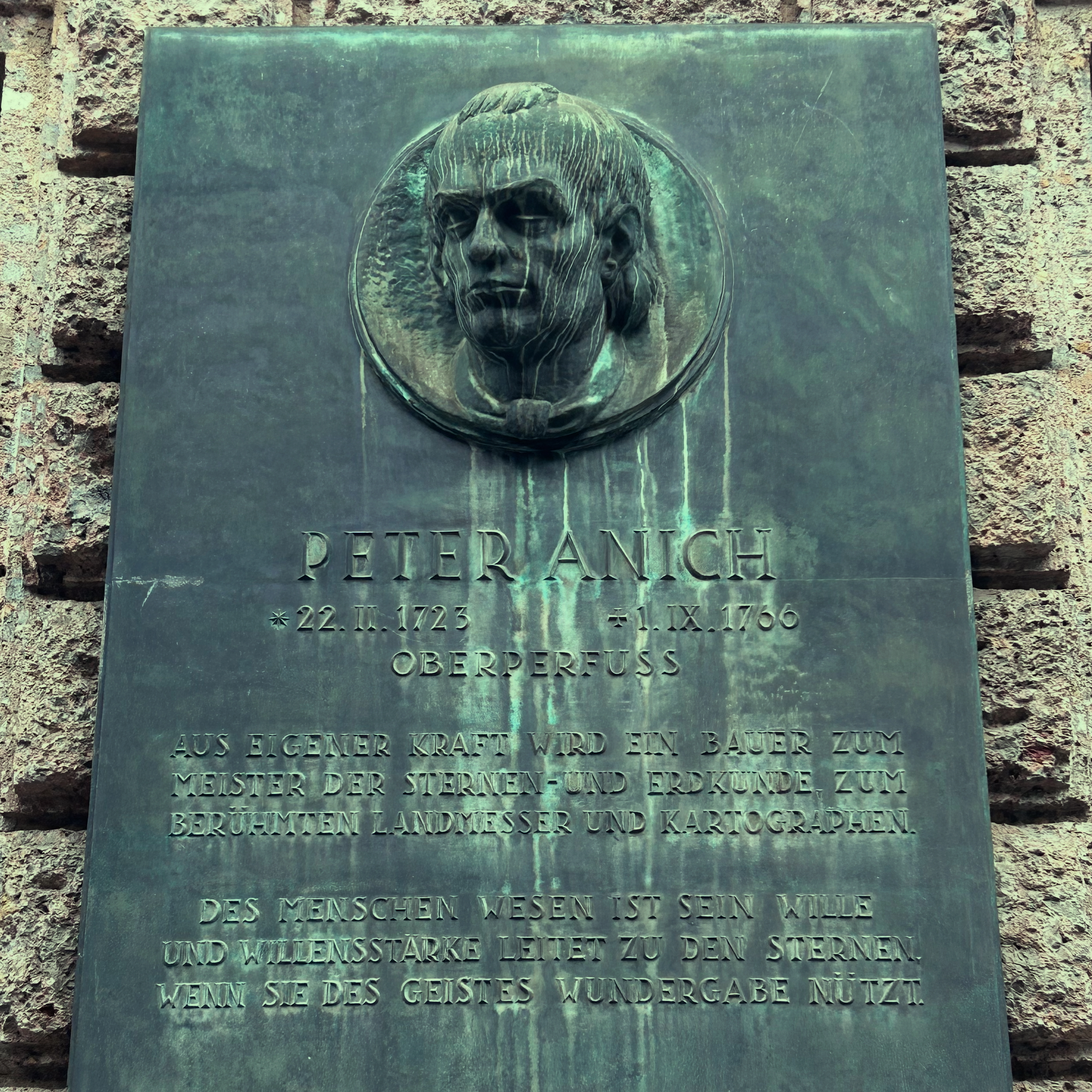 HTL Anichstraße Bronzeschild Peter Anich
