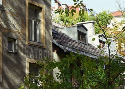 Haus Wilten hinter Verkehrspark