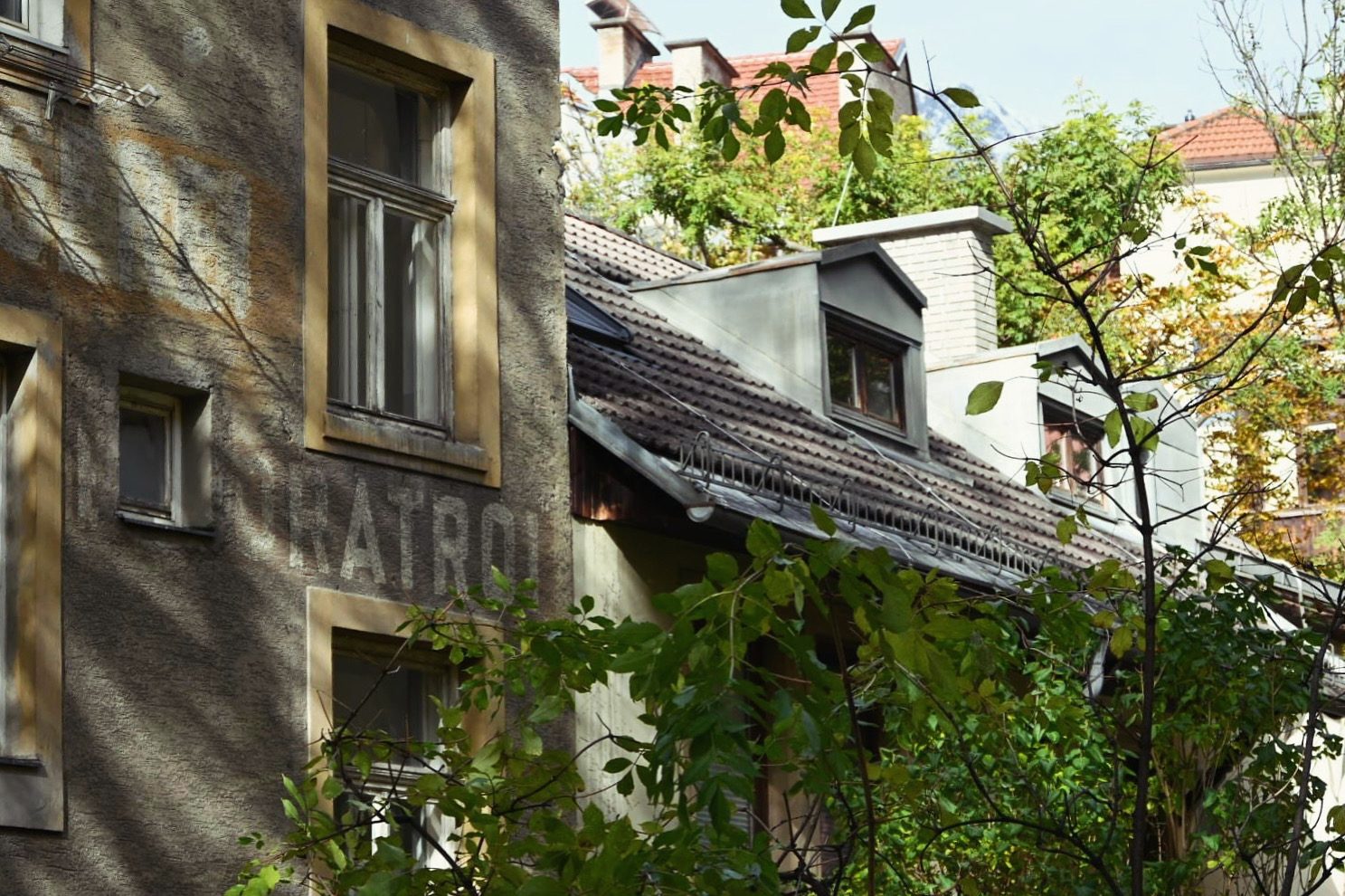 Haus Wilten hinter Verkehrspark Haus Wilten hinter Verkehrspark