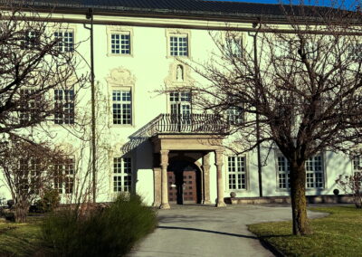 Palais Ferrari Schule