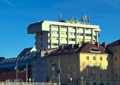 Georg-Trakl-Turm Neue Mensa