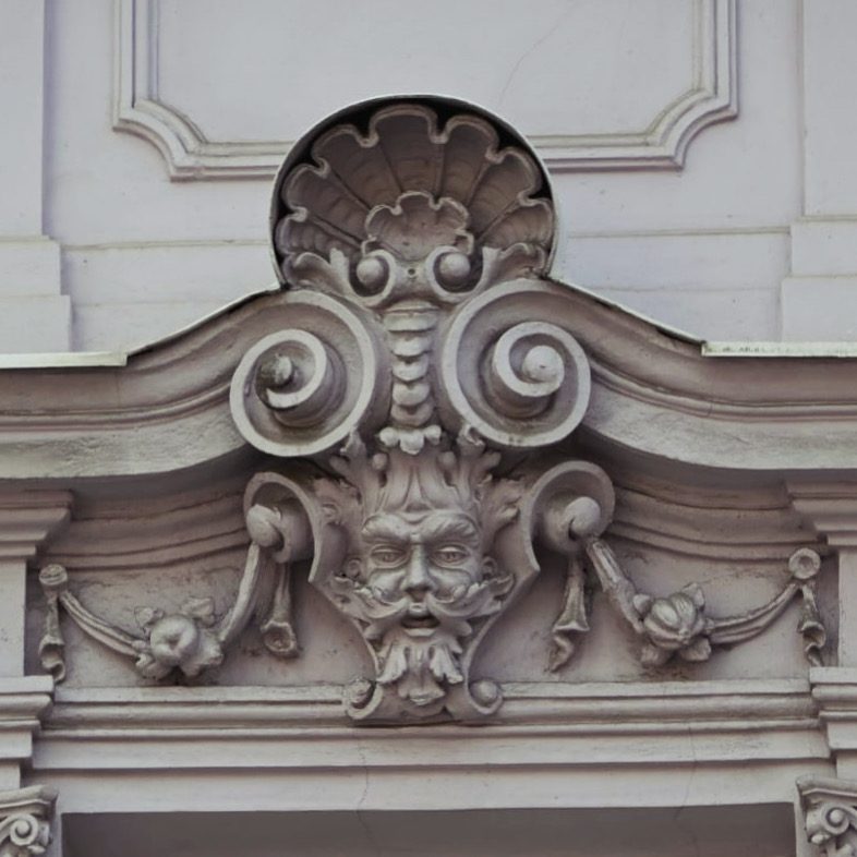 Figur Haus Claudiastraße Figur Haus Claudiastraße