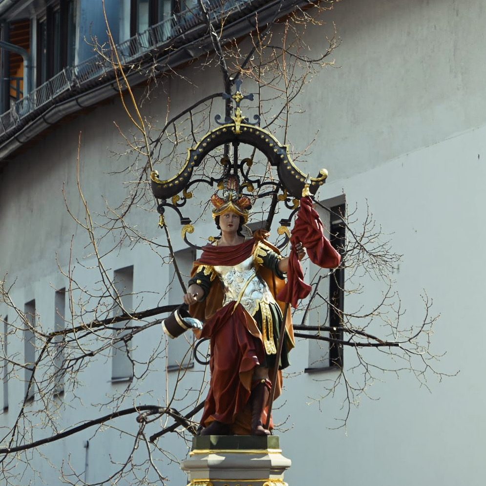 Statue Florianibrunnen Pradl Statue Florianibrunnen Pradl