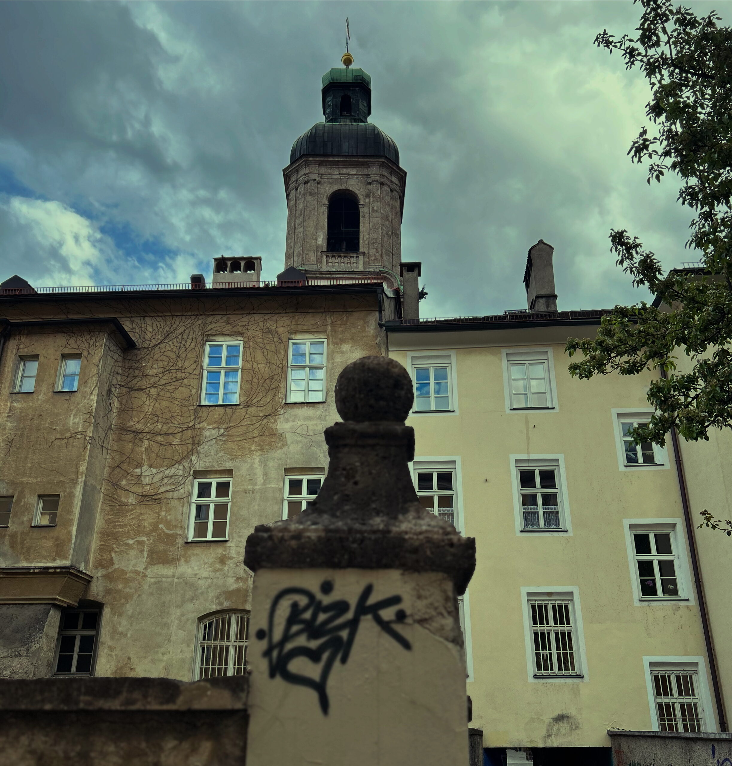Stadtmauer mit Dom Stadtmauer mit Dom