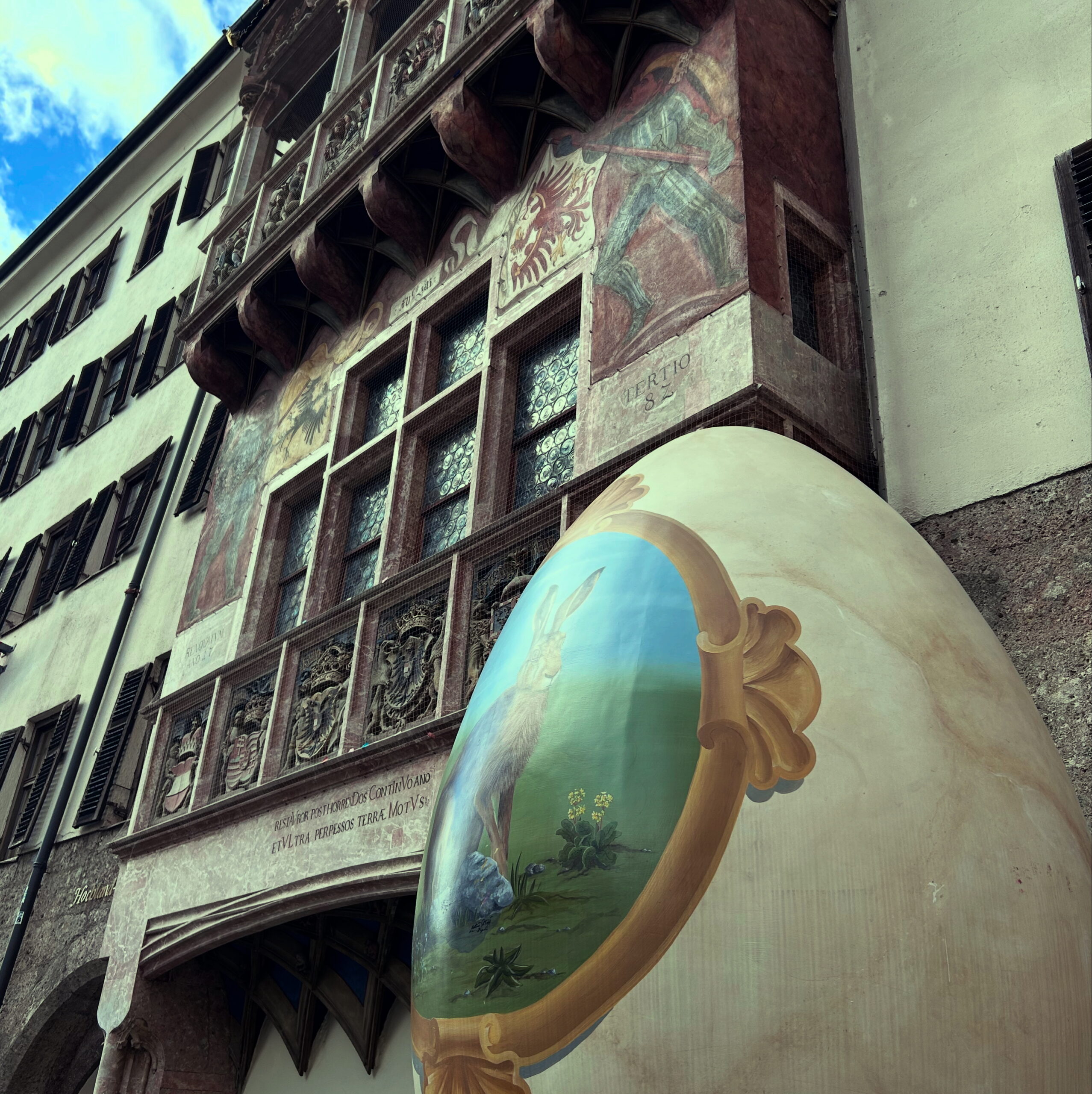 Ei vor dem Goldenen Dachl Ei vor dem Goldenen Dachl