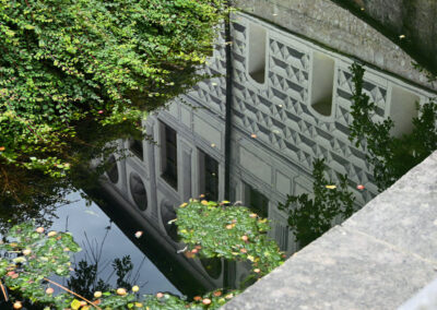 Spiegelung Schloss Ambras im Teich