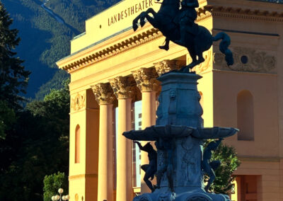 Leopoldobrunnen Tiroler Landestheater