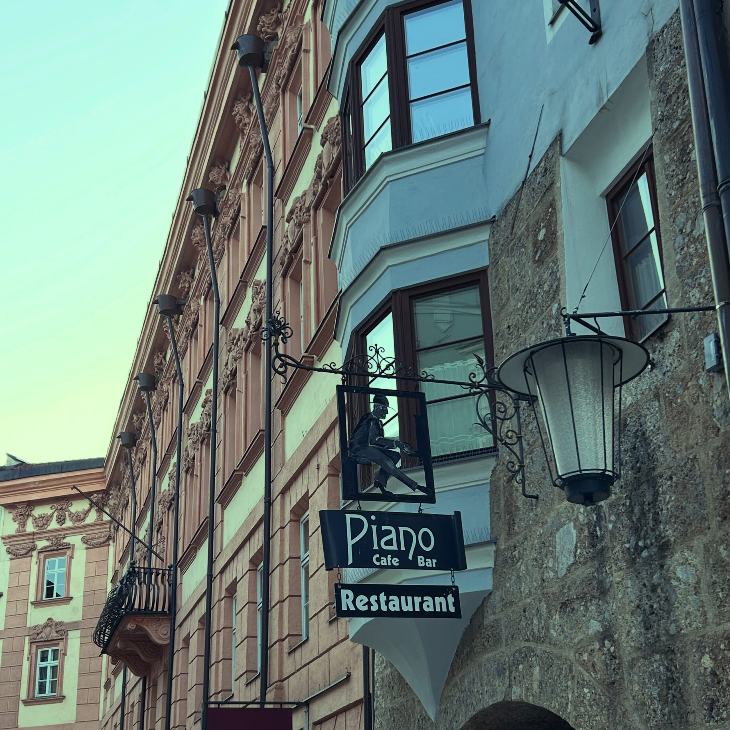 Piano Bar mit Claudiana Piano Bar mit Claudiana
